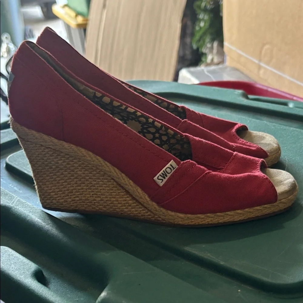 Red wedged TOMS with peekaboo toes
